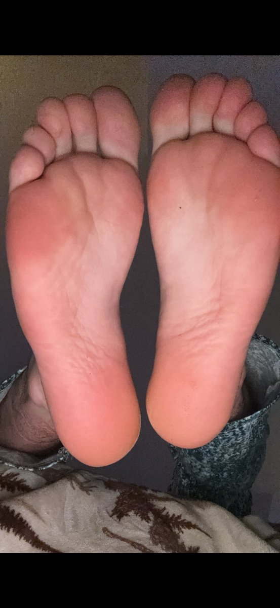 AnthonyBar52088's tweet photo. Hand it over cashf@ggot  #cashmaster #malefeet @Slave_of_Alphas @slave_here @HellGodsPro @AlphaMaleWorld1 @CashmasterHQ  @RT4MasterDE @AlphaMaleRTs @findominfluence @GemnasRosales @nick_gtwb @rtforcashmaster @MASTERS_PROMOS @obedientgaysub @SoumisArdent2 #cashfags #straightfeet https://t.co/oGEpfzGMzI