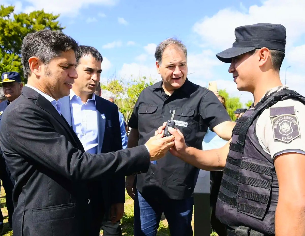 NUEVOS PATRULLEROS PARA SAN ISIDRO
En 1977 la gobernación transfirió la administración, explotación y goce de riberas y predios a la Municipalidad, permitiendo planificación y desarrollo. Lanús y Kicillof acto relacionado | Saber más en Saber más en bit.ly/sobre-cesiones…
