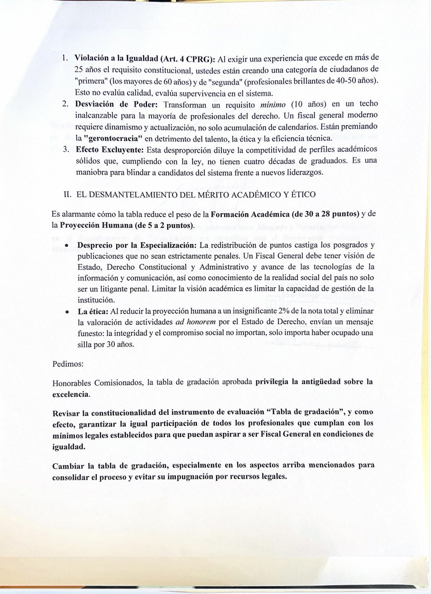 ManfredoGuate's tweet photo. 🚨 URGENTE 🚨 
‼️INCONSTITUCIONALIDAD POR EXCLUIR A PROFESIONALES JOVENES Y VIOLENTAR EL PRINCIPIO DE LEGALIDAD E IGUALDAD EN LA ELECCIÓN DEL FISCAL GENERAL‼️
📌Ante la posible manipulación con referencia a la tabla de degradación que pretenda favorecer a los candidatos aliados de del sistema de justicia actual que tanto daño le han hecho a la democracia y a la justicia. 
📌El día de hoy presentamos una solicitud para que se respete los requisitos establecidos en la constitución, para evitar que existan maniobras y manipulación en los puntajes que favorezcan la elección actores antidemocráticos. 
📌El punto más crítico y aberrante de la actual tabla es la ponderación del Ejercicio Profesional (50 puntos). Ustedes han establecido una fórmula matemática que asigna, a partir del undécimo año, 2 puntos por cada año adicional hasta alcanzar el tope.”
📌👀El Artículo 251 de la Constitución Política de la República establece como requisito habilitante contar con 10 años de ejercicio profesional. Sin embargo, su fórmula impone una barrera de facto: para obtener el punteo máximo en este rubro, un aspirante necesita acreditar aproximadamente 36 años de ejercicio profesional. Acto que resulta inconstitucional por: 👇🏾