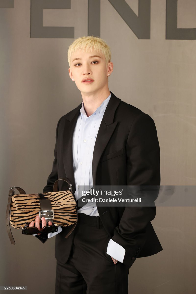 BCHANPIC's tweet photo. 📸 [260225] Bang Chan via Getty Images. 

BANG CHAN AT FENDI MFW
#BANGCHANxFENDI
#BangChanxFendiFW26 https://t.co/kM1S3OmN7w