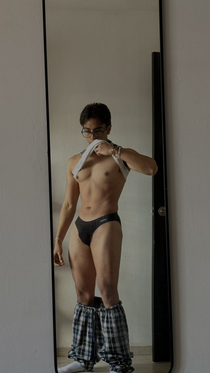 ꧁⋆Star 80 ★ tweet media