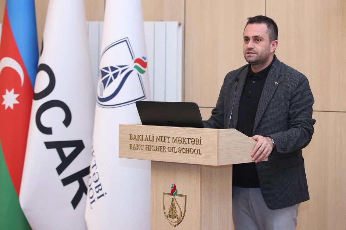 koseahm's tweet photo. Bakü Neft Ali Mektebi
Bakü Neft Ali Mektebi mühendislik öğrencileriyle bir araya gelerek konuşma gerçekleştirdik. 🚀
Teknoloji üretmenin, proje geliştirmenin ve #TEKNOFEST2026 hedeflerinin önemini birlikte değerlendirdik.
🇹🇷🇦🇿
#BANM #BHOS #Teknofest https://t.co/548vF3Ss2I