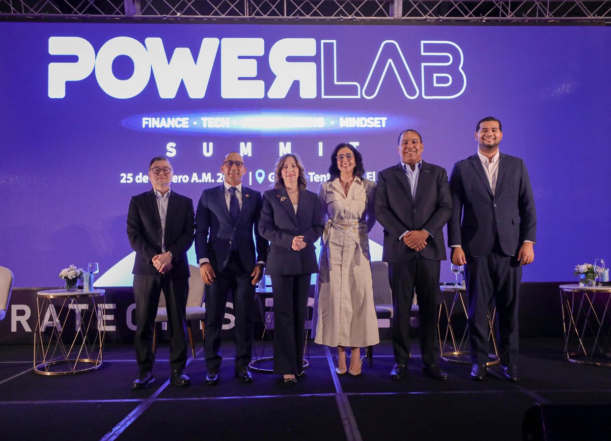 OGTICRDO's tweet photo. Nuestro director general Edgar Batista Carrasco participó en el panel del #POWERLAB Summit, junto a grandes expertos del ecosistema digital, donde se abordaron temas clave como la toma de decisiones basada en datos, la automatización estratégica, las nuevas profesiones emergentes y cómo la IA está cambiando las reglas del crecimiento organizacional.

Desde OGTIC, seguimos impulsando iniciativas que fortalecen la innovación, la competitividad y el desarrollo tecnológico nacional 🇩🇴🚀.

#POWERLABSummit #InteligenciaArtificial #OGTIC