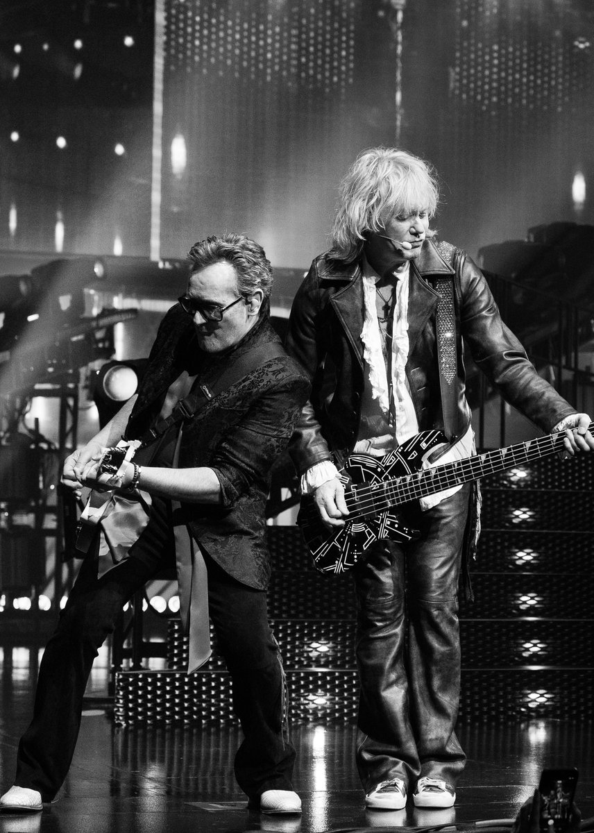 Def Leppard tweet media