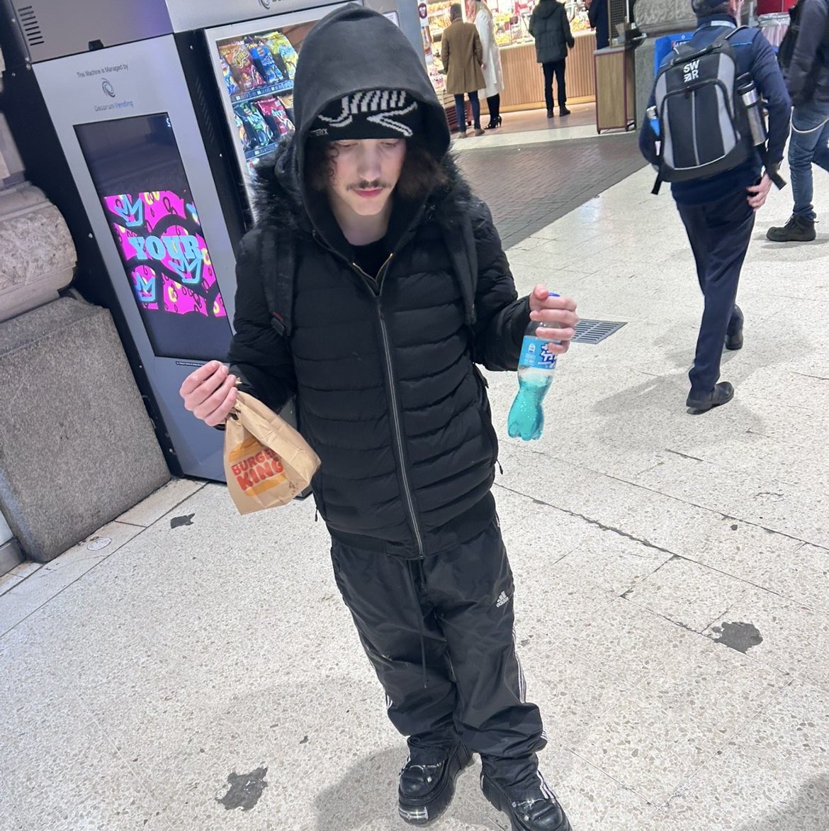 cz100x's tweet photo. I got place 2 place like a squatter 🏚️
Ima Percocet popper 💊 
I put xannys up in my whopper 😪 
IM THE BURGER KING 🍔 👑 
IM THE BURGER KING 🍔 👑 https://t.co/fyBp3yUv9L