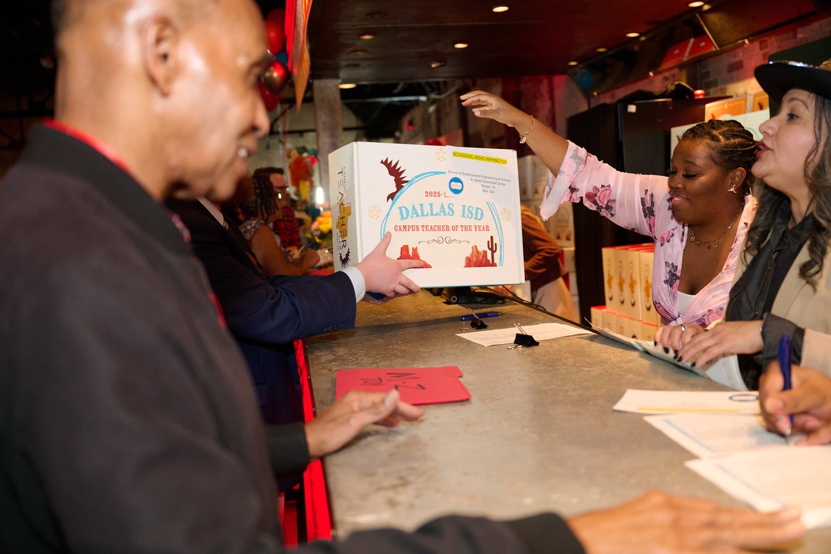 Dallas ISD Employee Experience team tweet media