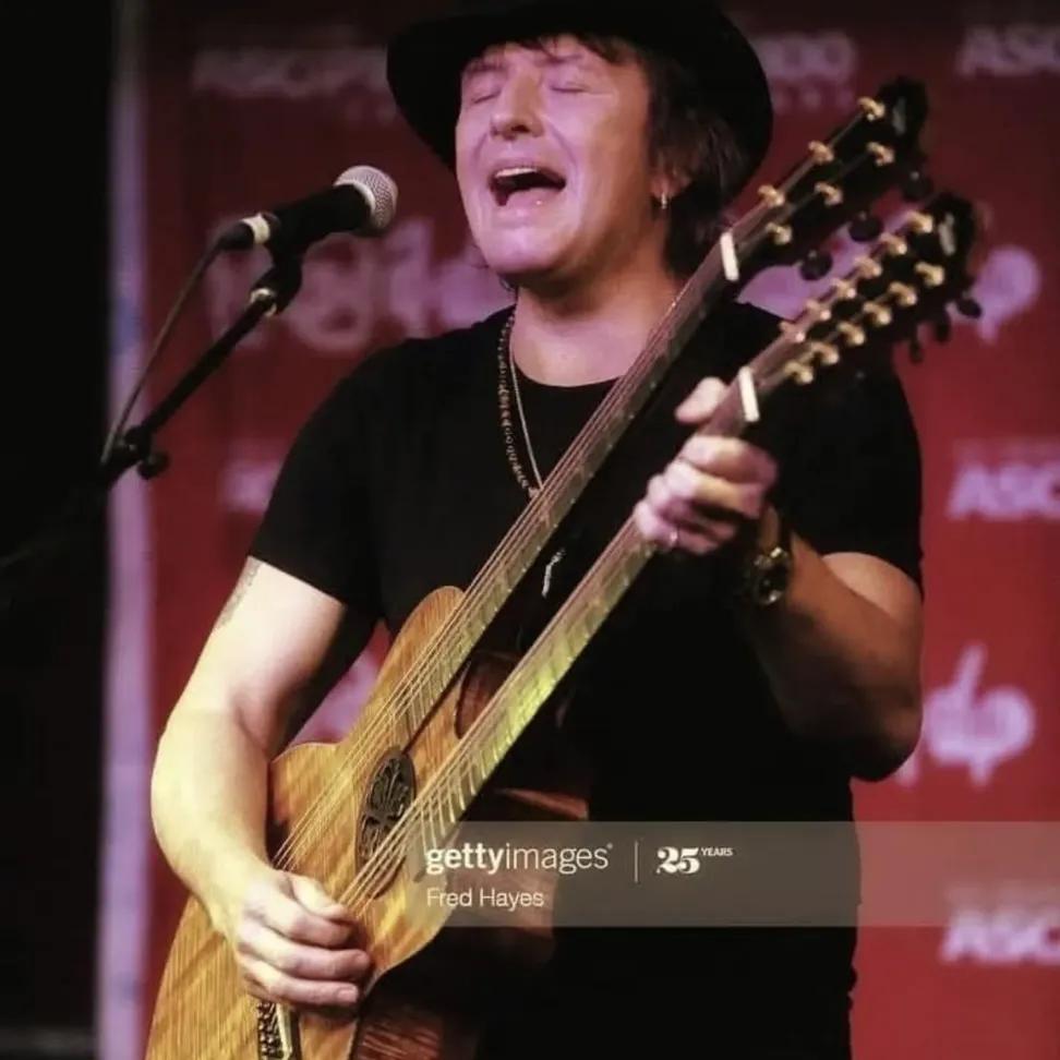 SamboraItalia's tweet photo. SamboraWednesday ☕🎼
#RichieSamboraItalia #richiesambora #richiesamborafan #guitar #guitarist #music #musician #singer #songwriter #bonjovi #samboraddicted #fashion #rockstars #therealsambora #samboraforever #RS #sambora #rock #samborarock #fanpage #wednesday https://t.co/GFsXs9XUbo