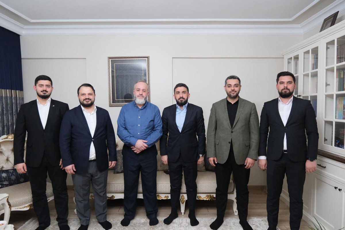 Vakıf Okulu eğitmenlerimizden kıymetli Feyza Sümeyye kardeşimizin hanesine misafir olduk.

Kendilerine misafirperverlikleri için teşekkür ediyorum.

📍Fatih