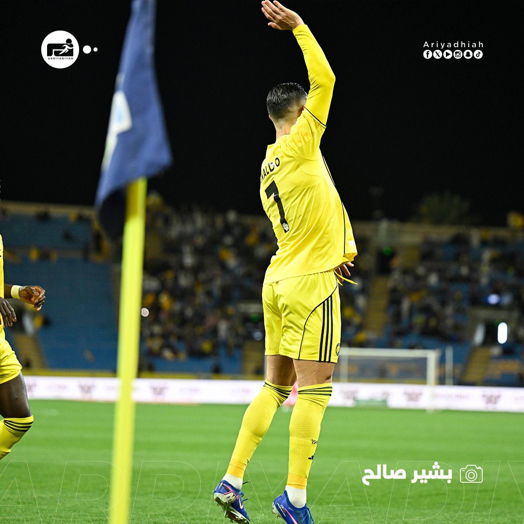 𝑇𝐿𝑂 tweet media