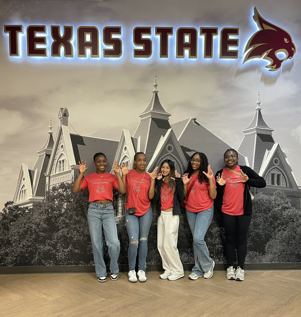TravisHS_AVID's tweet photo. Texas State Tour! #EatEmUp https://t.co/sGVyhPvgoZ