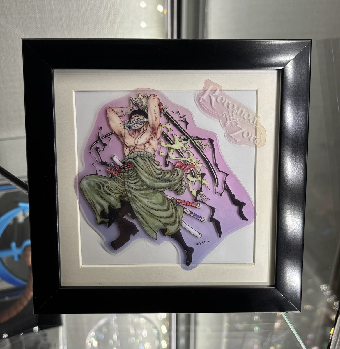 tabanenoshi's tweet photo. この絵柄のゾロ好きでどうにか飾れないかなぁって思って
100均で作った
良い感じ(*^o^*)
#ゾロ
#ONEPIECE https://t.co/eQA6I0lEwh