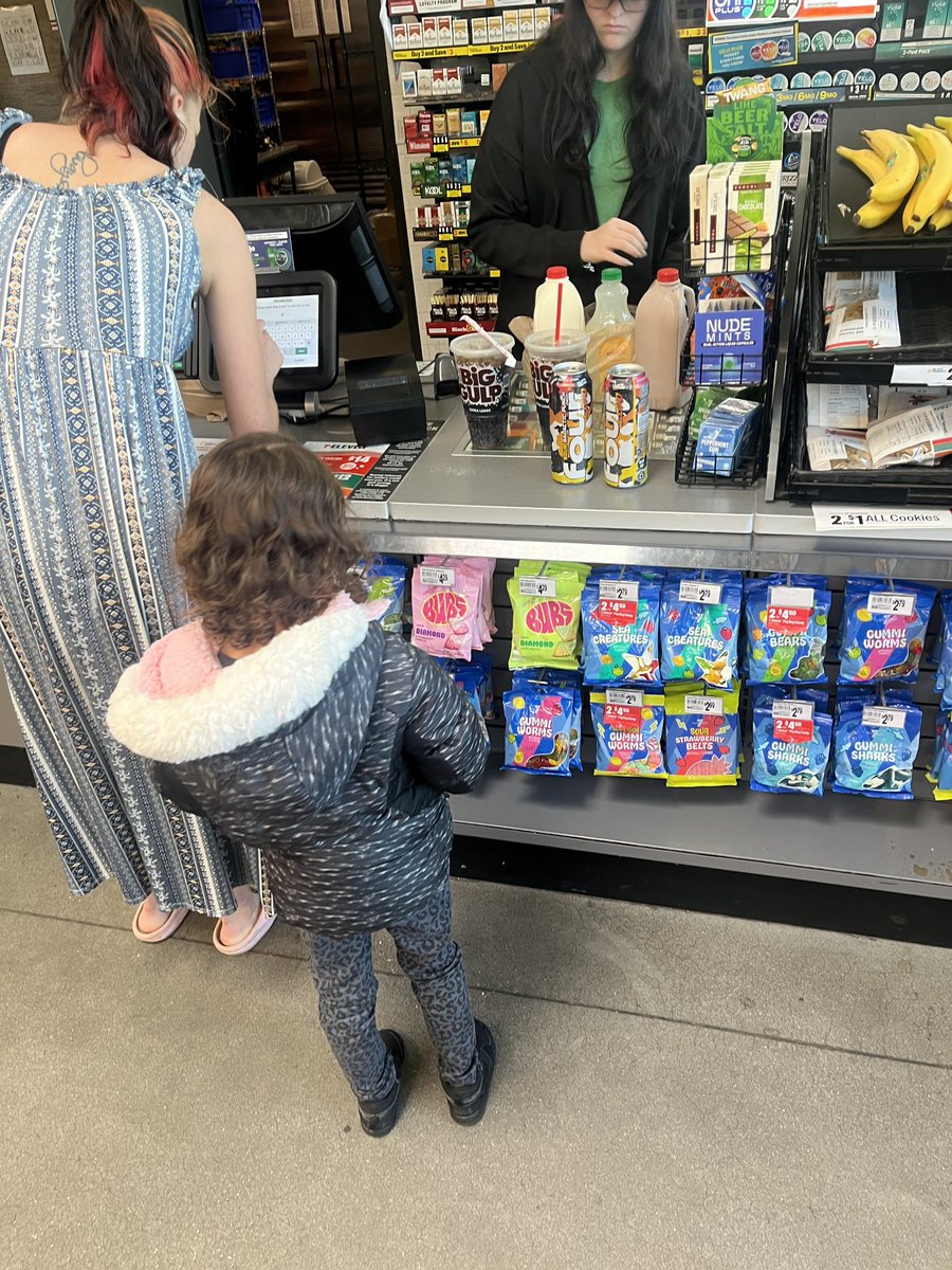 BEAUTIFUL

Caring mother buying her child snacks for the week. Why can’t we see more of this in our cruel world? #hopecore