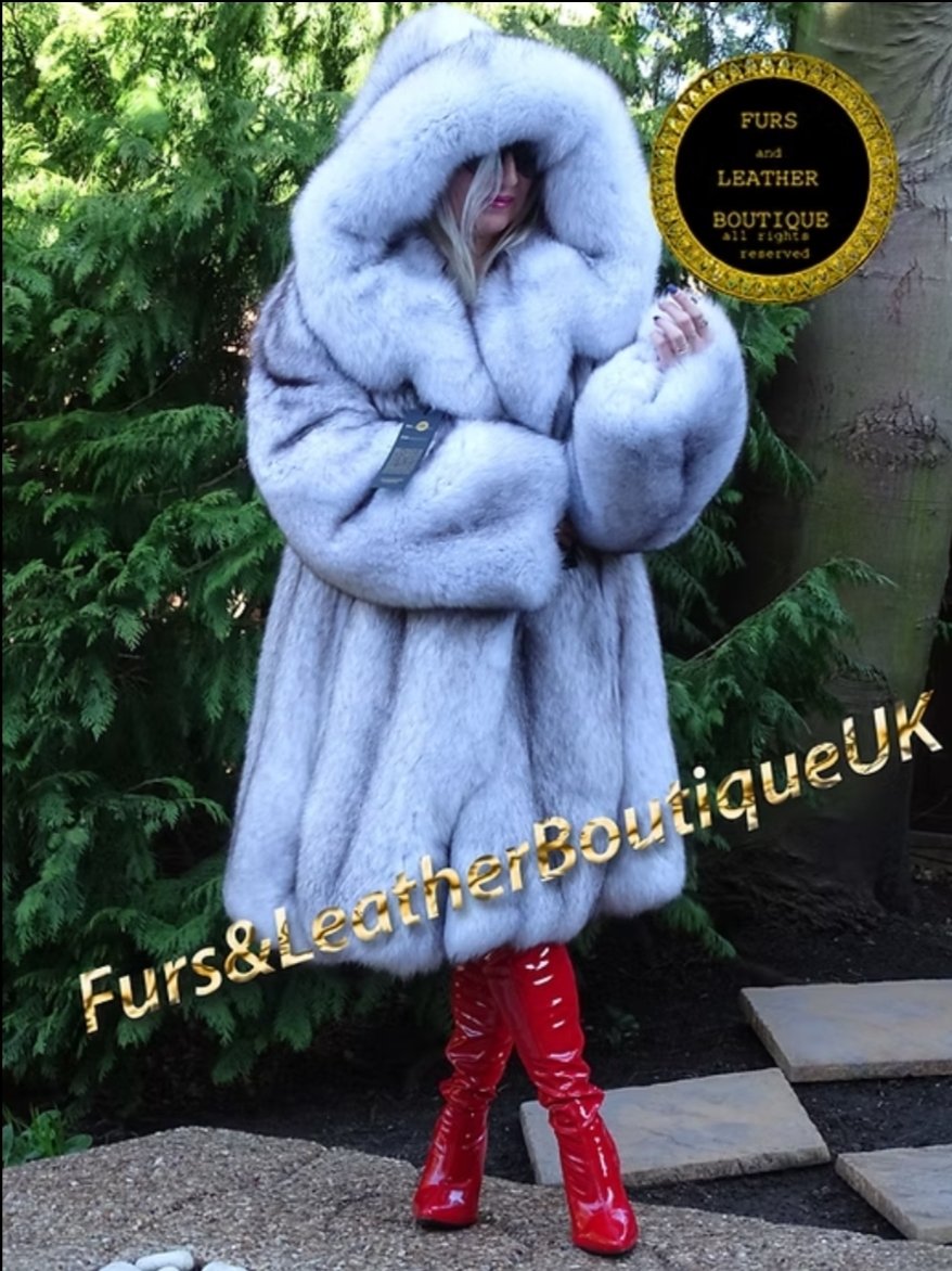 LauraJanz5's tweet image. 🔥 Saga Furs Royal Quality Platinum SHADOW FOX fur Parka coat- oversized Hood,  plus size, unisex, full pelt garment.  
Visit my website fursandleatherboutique.com for more information 🇬🇧 
#luxurylifestyle #unisex #plussizefashion #foxfur #fox
