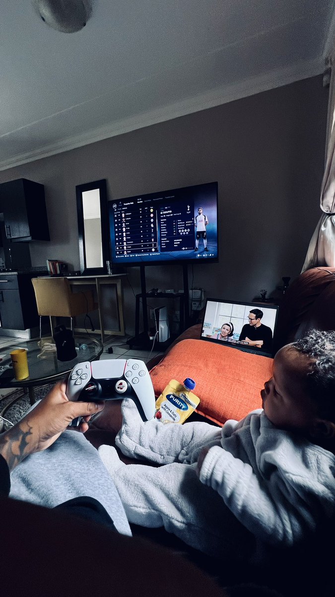 mayo_sabs's tweet photo. Bro to Bro . This over anything 👑🧑🏽‍🍼🎮 https://t.co/N3p7TEDNVL