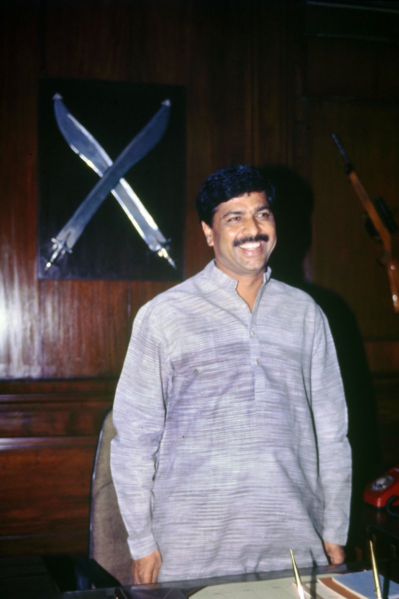 purusa0x6c's tweet photo. >be Pramod Mahajan
>born in 1949 in Maharashtra
>middle-class background, nothing flashy
>join RSS in youth
>learn organization before power
>enter politics through Bharatiya Janata Party
>become master of strategy, not street drama
>1990s politics heating up
>coalition era begins
>understand media before others do
>talk tech when others still talk slogans
>help build party’s communication machine
>close aide of Atal Bihari Vajpayee
>trusted by Lal Krishna Advani
>become bridge between ideology and pragmatism
>1998–2004 NDA era
>handle key ministries
>telecom sector expands rapidly
>mobiles go from luxury to mass access
>push modernization narrative
>media-savvy
>sharp speaker
>corporate-friendly image
>seen as future PM material by many
>April 2006
>shot at home by own brother
>politics pauses
>country shocked
>dies after days in hospital
>career ends abruptly

>legacy?
>architect of modern BJP strategy
>early believer in tech-driven governance
>symbol of ambition + volatility of power