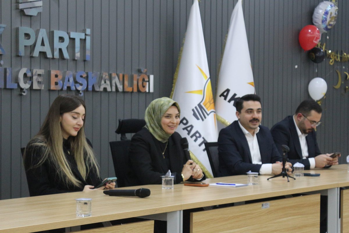 avibrahimkelek's tweet photo. Gençlik Kolları Genel Başkan Yardımcımız @ozgeerbas ve Gençlik Kolları MKYK Üyemiz @hilaalaksoyyy ile birlikte, iftar sonrasında Selçuklu Gençlik Kollarımızın İlçe Yönetim Kurulu Toplantısına katıldık.

Çalışmalarımıza ilişkin istişarelerde bulunduk. https://t.co/84HuHFtQbq