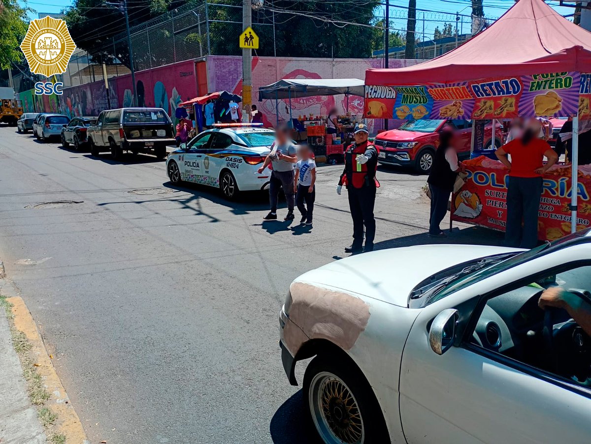 SSC_CDMX's tweet image. #SeguridadEscolar | Compañeros de los sectores #Oasis, #Granjas y #MilpaAlta continúan con dispositivos de vigilancia en la zona #Oriente, en las alcaldías @Alc_Iztapalapa y @GobMilpaAlta, verificando que la salida y entrada de alumnos del turno vespertino sea segura, ágil y sin