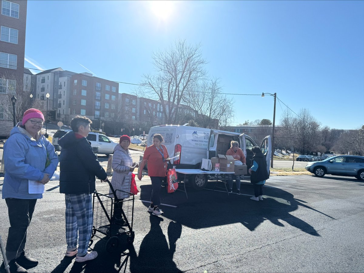 CFHinc's tweet photo. Milestone reached! CFH’s Mobile Food Pantry now serves 12 communities across Prince William &amp; Manassas—including 3 schools—and recently expanded to Fairfax, serving 88 households at Layton Hall Apartments. Thank you for your support! #FoodPantry #CFH https://t.co/efcwZomzNn