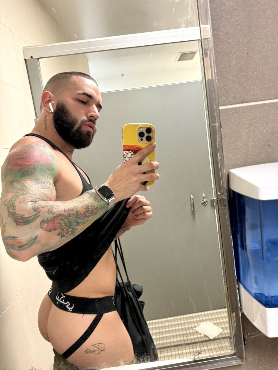 Gus tweet media