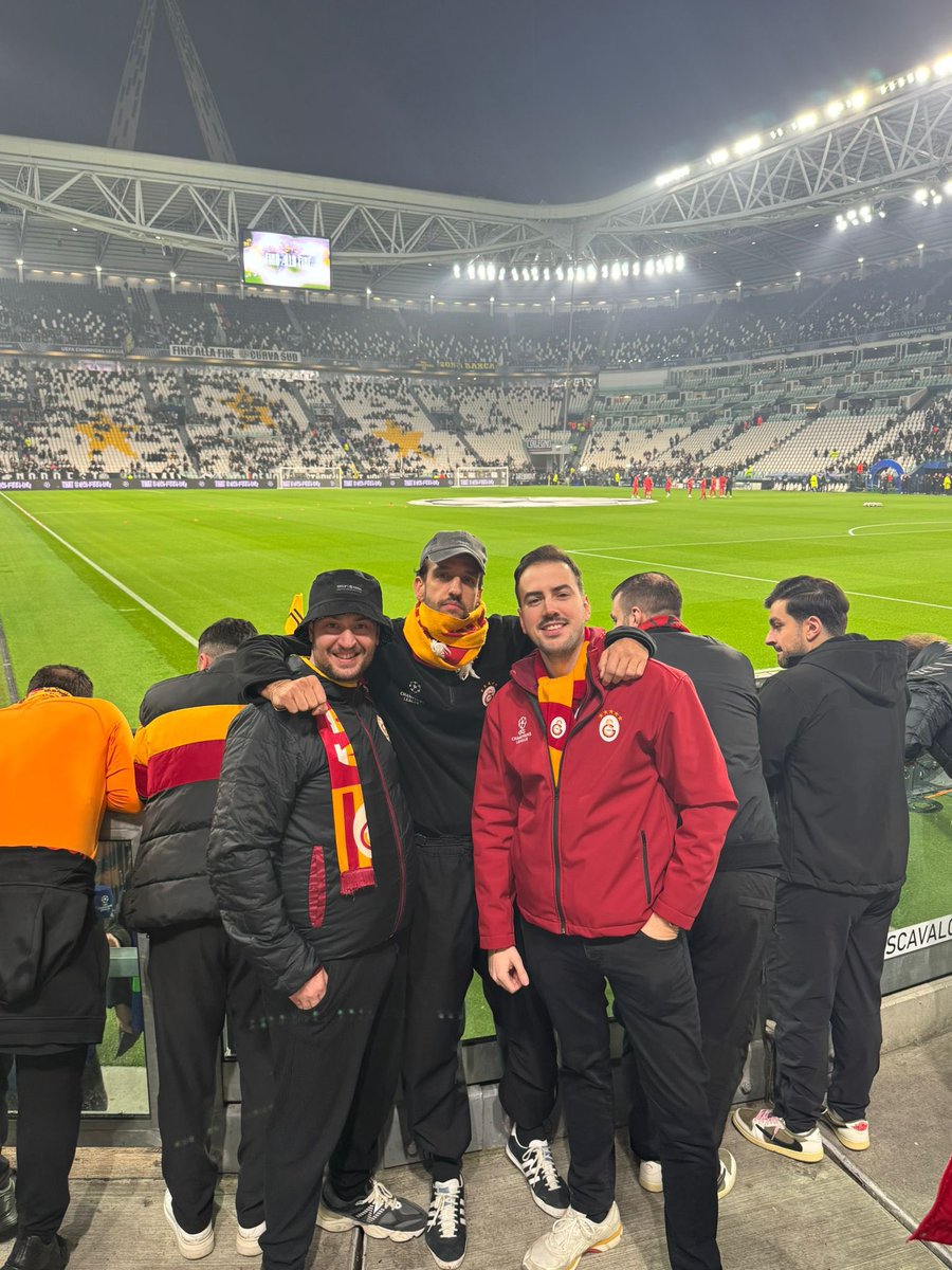 Yıllarca Galatasaray’ımızı Avrupa’da çok seyrettim..Artık bu görevi oğlum  <a href="/canersahinler/">Caner Şahinler</a> e devrettim💛❤️