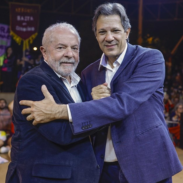 bralternativo_'s tweet photo. 🚨 LISTA DE TODOS OS IMPOSTOS E TAXAS QUE GOVERNO LULA AUMENTOU DESDE A SUA POSSE:

2023:
- PIS/Cofins sobre combustíveis
- Imposto sobre exportação de petróleo cru 
- Limitação de créditos tributários
- IR sobre fundos offshore (15%)
- IR sobre fundos exclusivos (15%)
- Aumento do IPI sobre armas e munições
- Limitação do JCP (Juros sobre Capital Próprio)
- Mudança no Carf 
- Alteração na base de cálculo do PIS/Cofins
- Imposto de Importação sobre carros elétricos e híbridos
- Imposto de Importação sobre insumos de painéis solares

2024:
- PIS/Cofins sobre combustíveis (cobrança integral retomada)
- Fim da isenção de IRPJ e CSLL sobre benefícios fiscais
- Taxa das blusinhas” (20% sobre compras internacionais acima de US$ 50)
- PIS/Cofins (alíquotas restabelecidas)
- Tributação mínima de 15% sobre multinacionais
- Aumento do Imposto de Importação sobre aço e ferro

2025:
- Fim do Perse
- Aumento do IOF sobre cartões internacionais
- Aumento do IOF sobre câmbio
- Aumento do IOF sobre crédito para empresas
- IOF sobre seguro de vida
- IOF sobre FIDC
- IOF sobre cooperativas de crédito

2026:
- Tributação em eletrônicos importados (até 25% em smartphones, freezers, painéis com LCD e LED, além de máquinas e equipamentos industriais).

Fonte: Poder360.