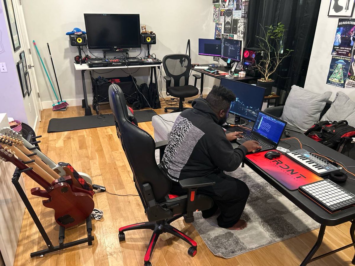 𓃦 M A J I C 𓃦 (JVCK) 🦊 🔜 YOUR CHEEKS tweet media