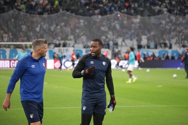 Lionel Mpasi, gardien de but du Havre et international congolais, a rejoint la liste « Rodez en partage », emmenée par la candidate Sarah Vidal (Divers gauche), à l'approche des élections municipales. 

➡️ l.lequipe.fr/boC