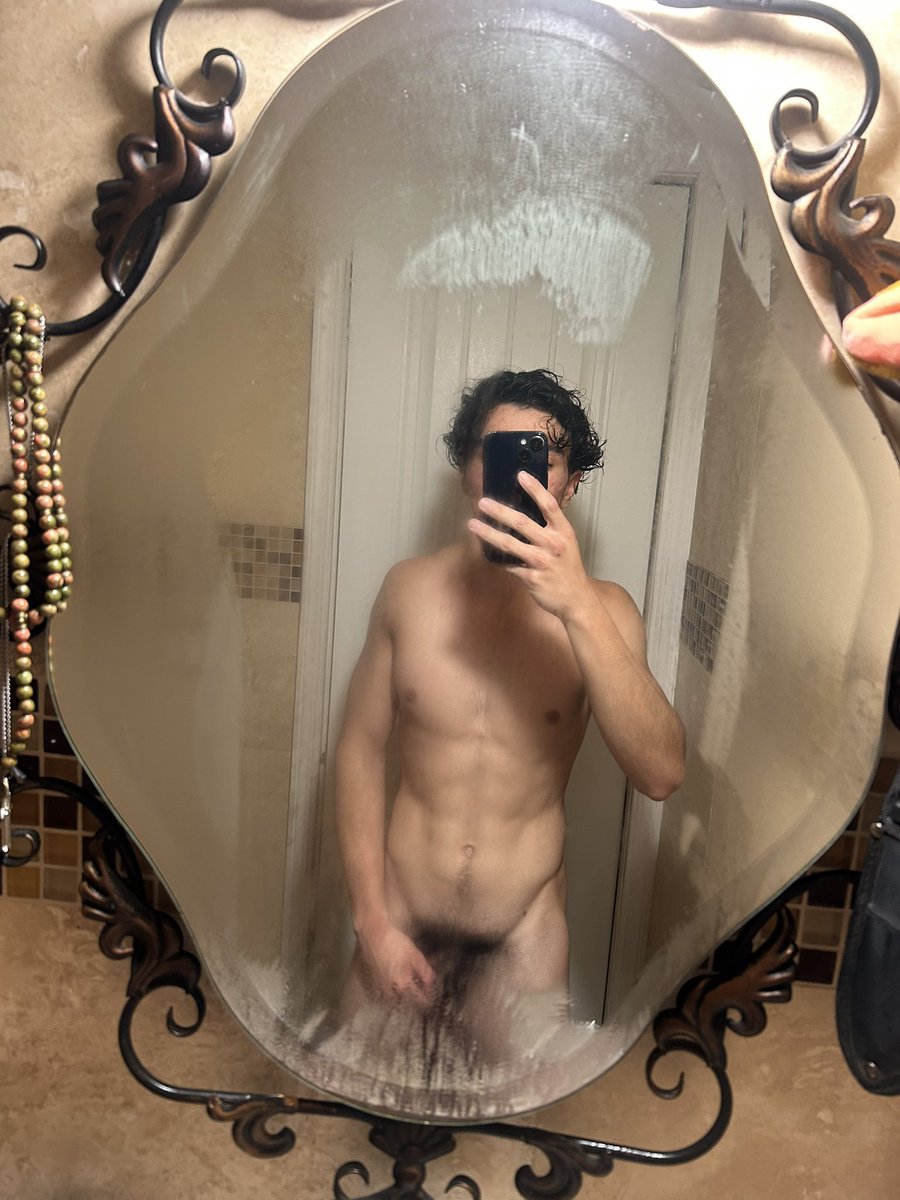 Sergius818's tweet photo. Hmu 👻 https://t.co/w7ewm3ToBq
