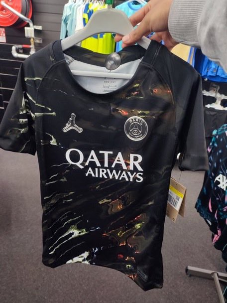 Eℓєη PSG tweet media