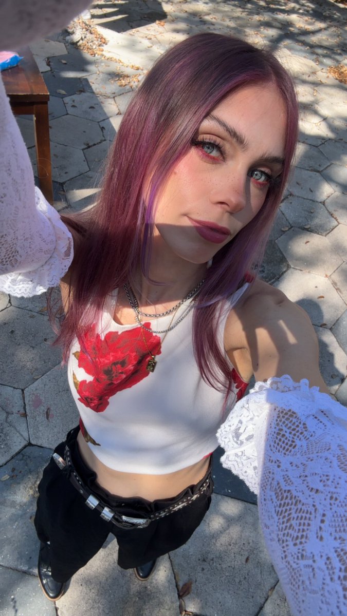 GoddessBluexoxo's tweet photo. 🔪 https://t.co/dPWfNbNmJK