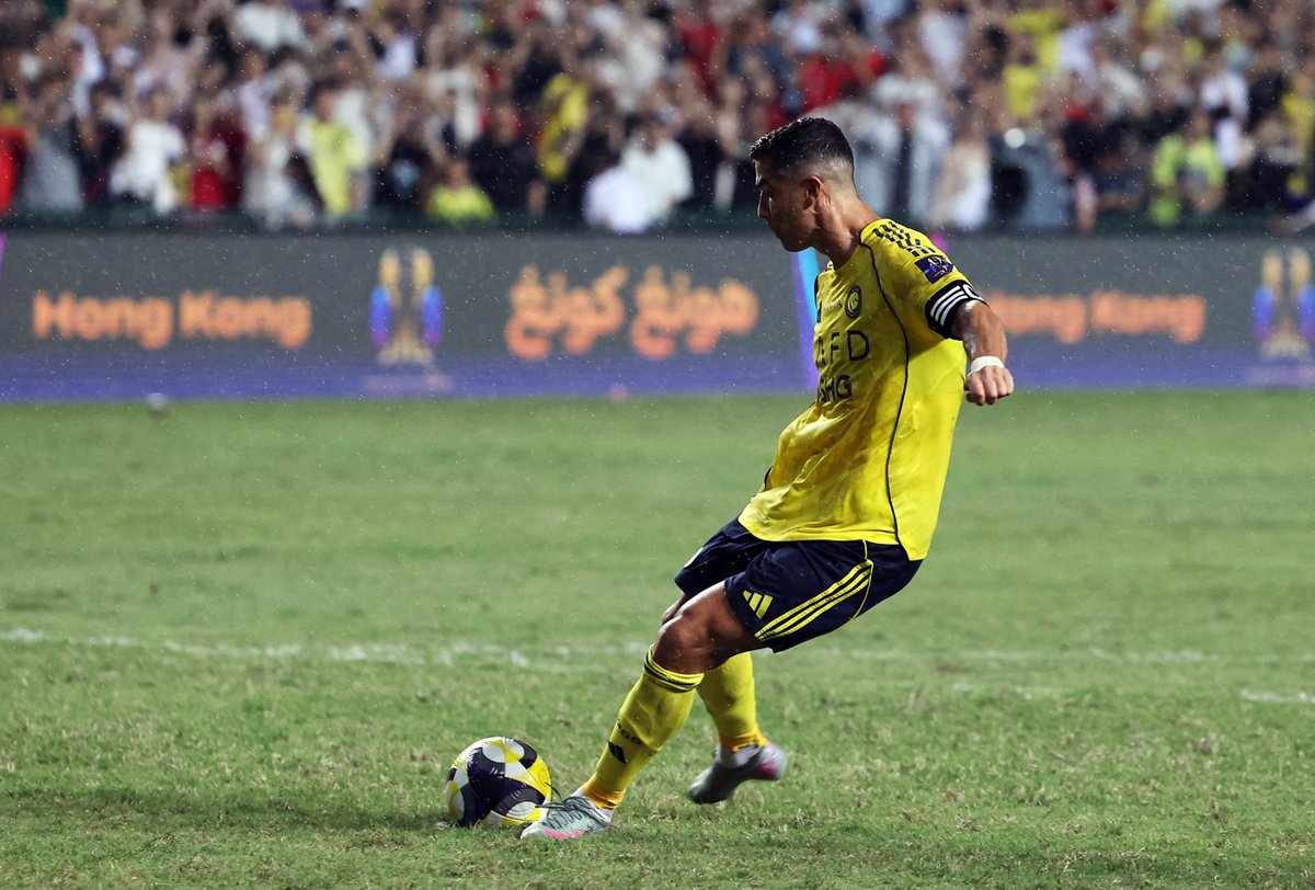 Just Give him 36 more penalties and lets be done with this 1000 goals talk