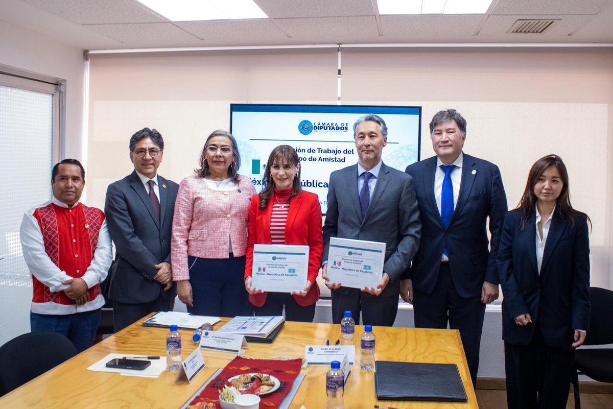EmbajadaKazMex's tweet photo. 🔹 Қазақстан Республикасының Мексикадағы Елшілігі мен Мексика Парламенті Депутаттар палатасындағы Достық тобы 2026 жылға арналған ынтымақтастықты кеңейту жөніндегі Іс-қимыл жоспарына қол қойды.
#Kazakhstan #BornBold https://t.co/JnbZXXdei3