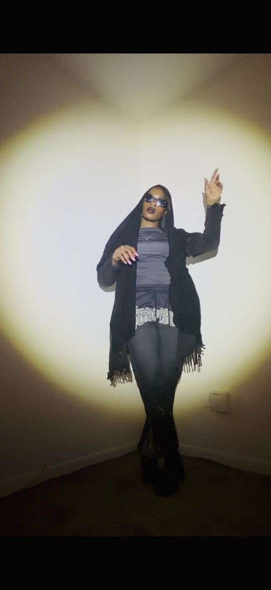 QueenKalikah's tweet photo. Exalted One ☝🏾 https://t.co/xFf5GG1It6