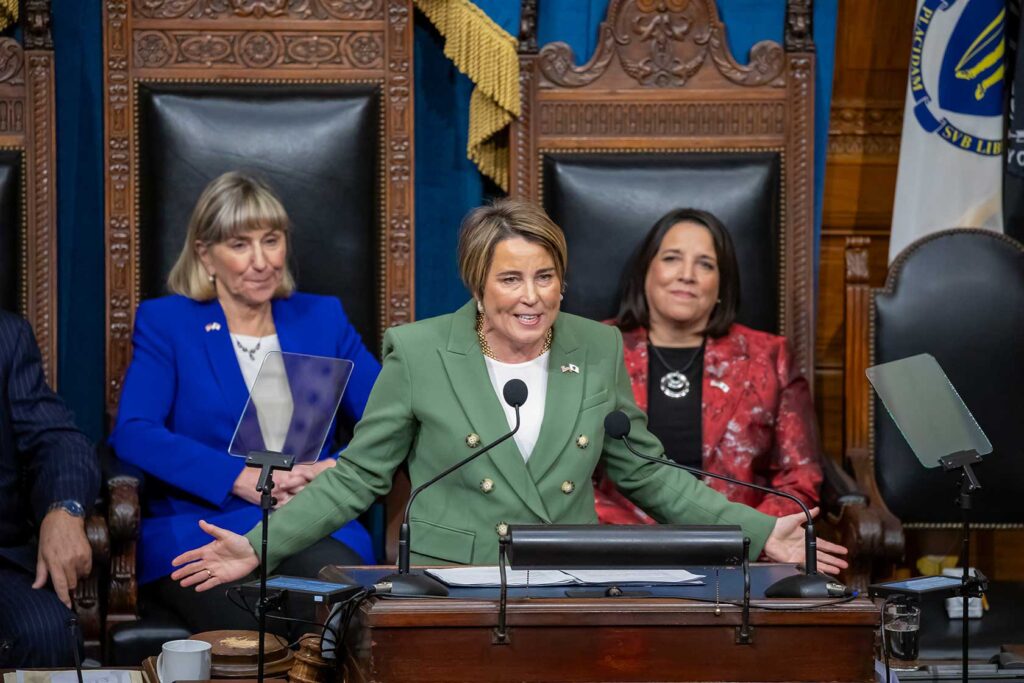 5SeparateChecks's tweet photo. @RepMcGovern Hey there #DickBreath, these are the stinkin' #KUNTS that RUN #Massholistan into the ground...but do you say anything??? NO!!! https://t.co/Gxc4o9Xcgt