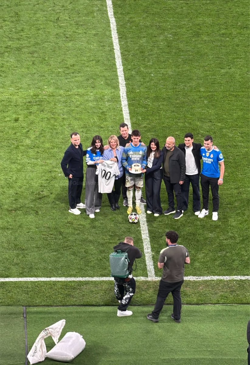 GulerWorld's tweet photo. Arda Güler with his family🥳🎂💯 https://t.co/ELvI0gKXat