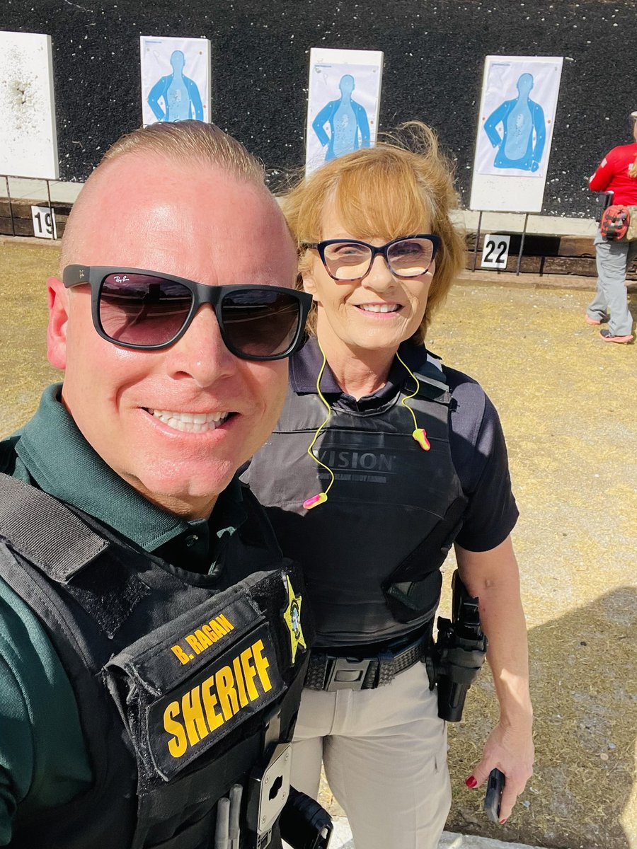 Brandon_Orl's tweet photo. Well that’s a wrap! Last official firearms qualification with this gem, Mary Huggins, as she enters into retirement within the next year! 👮👮‍♂️🚔🚓🔫 Woohoo!!! https://t.co/sXqsBnhgYL