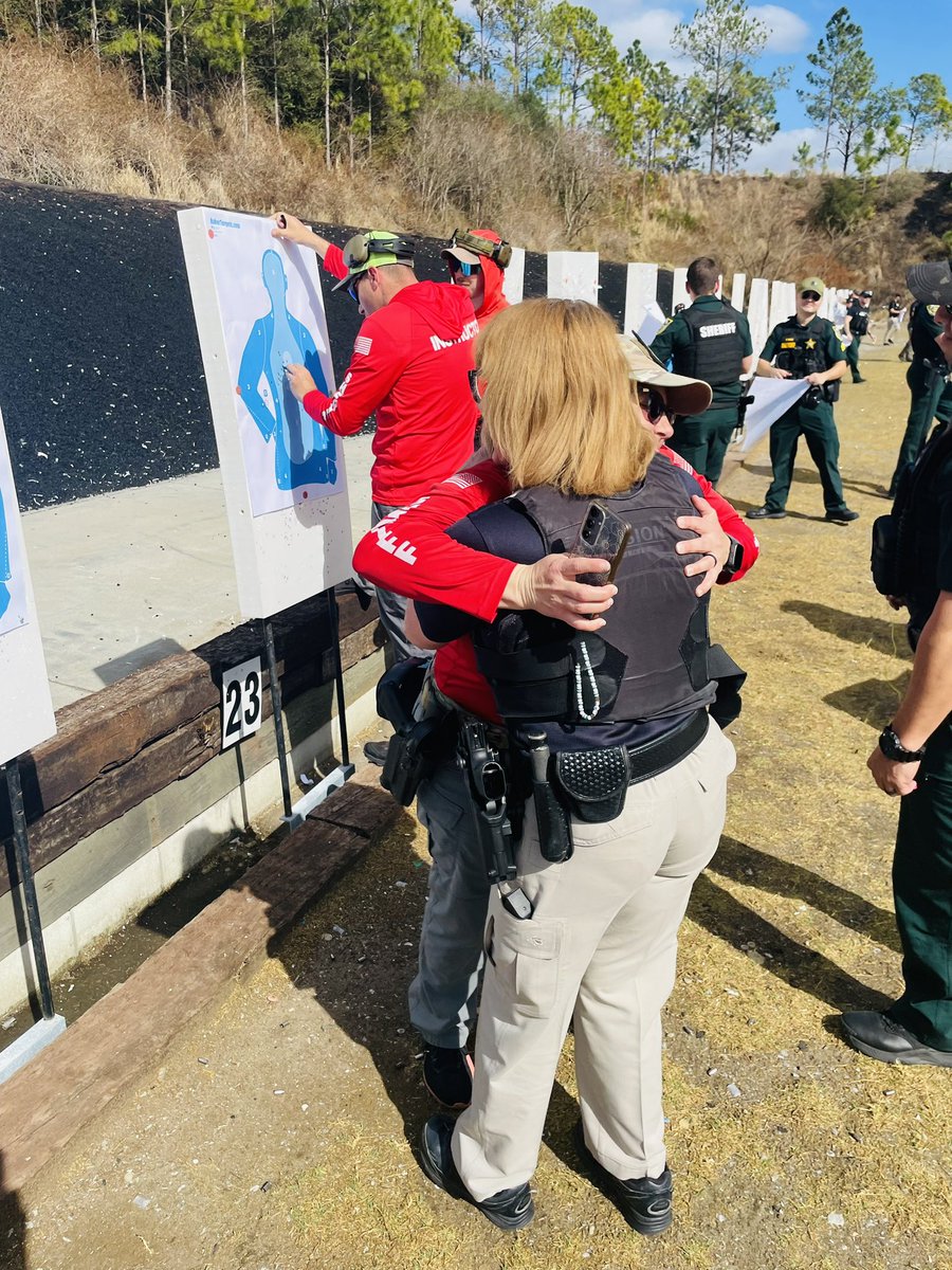 Brandon_Orl's tweet photo. Well that’s a wrap! Last official firearms qualification with this gem, Mary Huggins, as she enters into retirement within the next year! 👮👮‍♂️🚔🚓🔫 Woohoo!!! https://t.co/sXqsBnhgYL