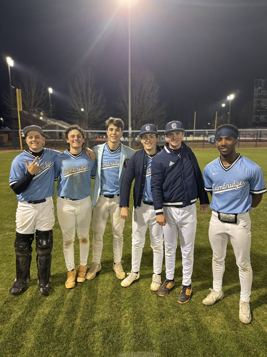 Bears_CHS's tweet image. Bears WIN! 15-0 final 😤

Seniors have a night tonight. Seniors combine for 6 hits, 8 RBIs and a walkoff grand slam. Pitchers combine for no runs and 4Ks. 

#GoBears #AllBusiness #FirstLeg