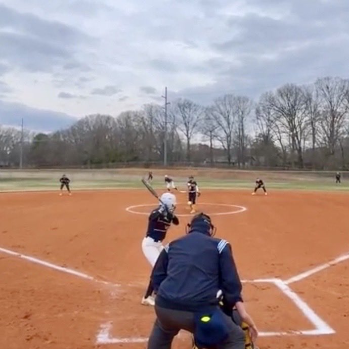 Emma Hunt tweet media