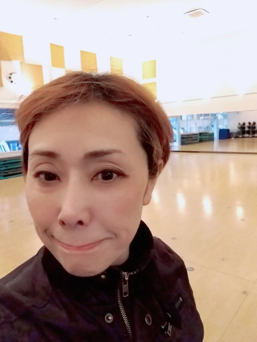 おはようございます✨また少し肌寒い日になりましたね🌀
本日、朝ヨガの日🧘‍♂️🧘‍♂️🧘‍♂️
今日は【普通の女】リハーサルからの【Shining Live】リハーサルと盛りだくさん🈵
素敵な1日になりますように😌🙏🏻
#朝ヨガ  #癒しの時間 #リラクゼーション #継続は力なり #水野江莉花