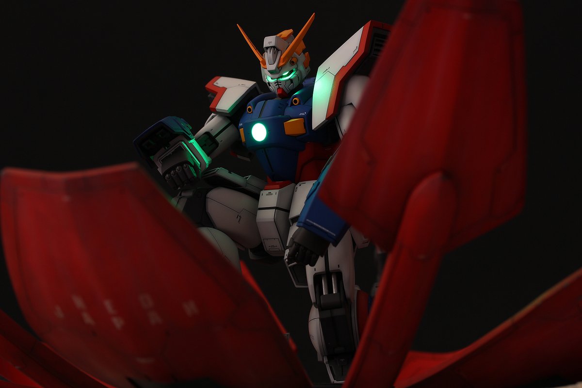 MG　1/100　シャイニングガンダム　×　スペイン広場　
完成！！！！

去年一旦完成したものですが、修復や改修を経てこれにて正式に完成とします。
最後の電撃ガンプラ王の時に制作したものをすべてバラして作り直しました。　続く