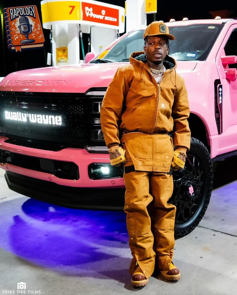 Tosen_Kaname_'s tweet image. #SauceWalka shows popular streamers #Reggie and #Raud his Ford truck that he took from his opp #DuallyWayne, revealing he paid $80,000 to legally confiscate it 🛻💰😳‼️😂😂

“He keep talking shit about me.. So I had to go take his car.”