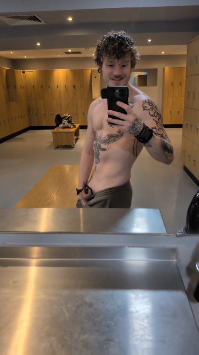 Welsh Twunk tweet media