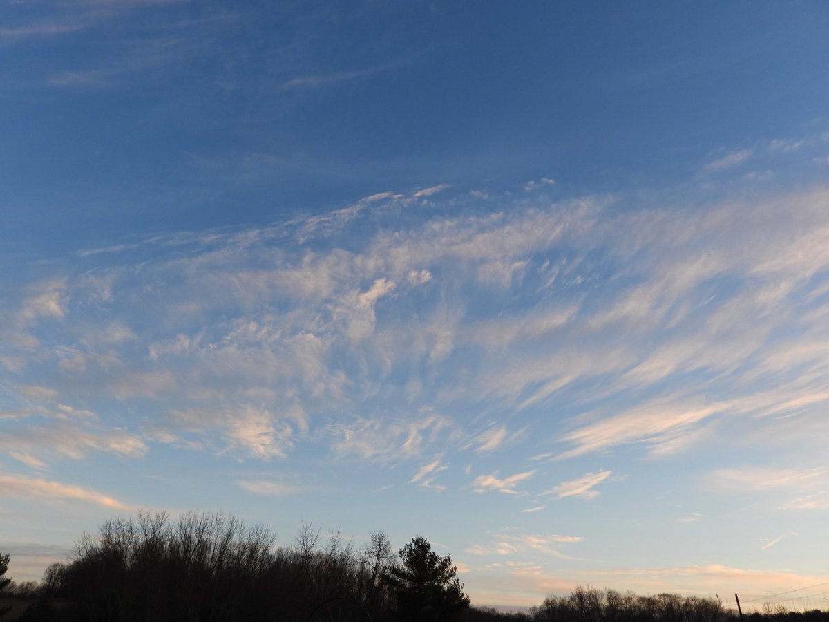The sky this evening. Have a great night.🌠 🌝