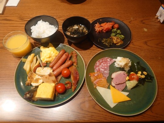 gohshi1's tweet photo. 『大阪人ロックの旨いもんを喰らう!!』
『岐阜・高山 「メルキュール飛騨高山 Hobar(ホーバル)」 高山白川郷食道中2 ホテルのブッフェで朝食を楽しみます!』
https://t.co/50hkmu0rBD
#Hobar
#ホーバル
#メルキュール飛騨高山
#岐阜グルメ
#高山グルメ
#大阪人ロックの旨いもんを喰らう https://t.co/jqvqbBk5ci