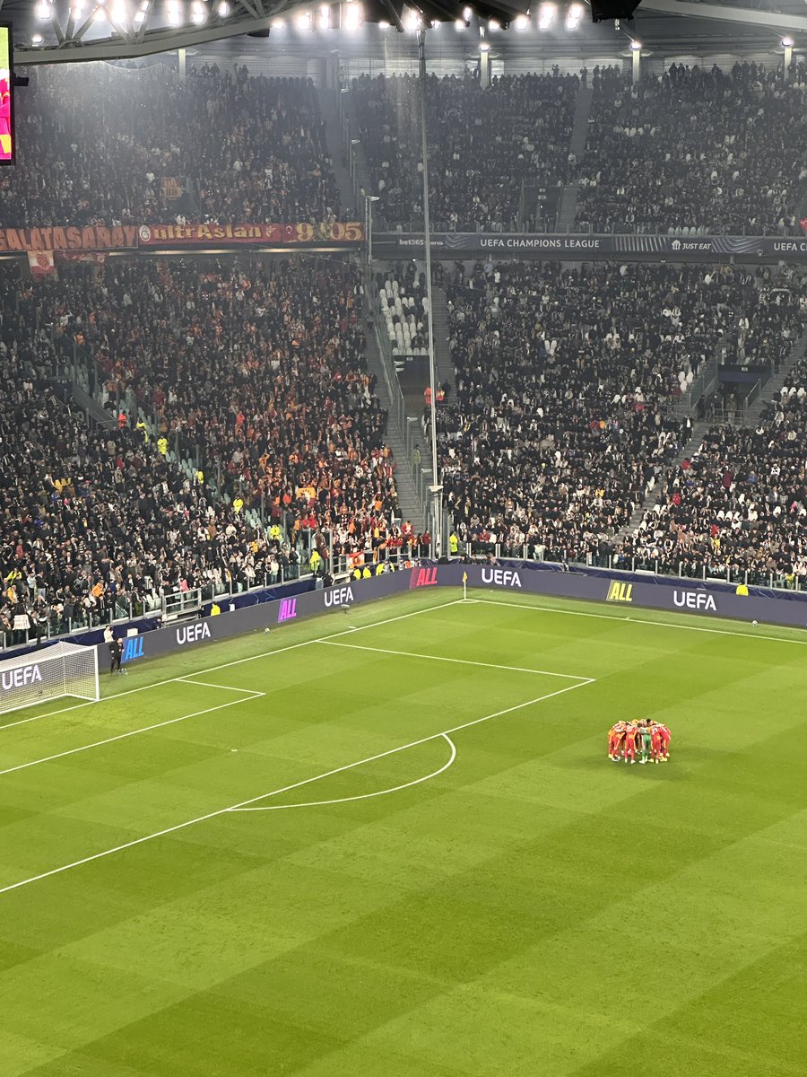 Cimbombomum bu sene son 16 turunda !
#UCL