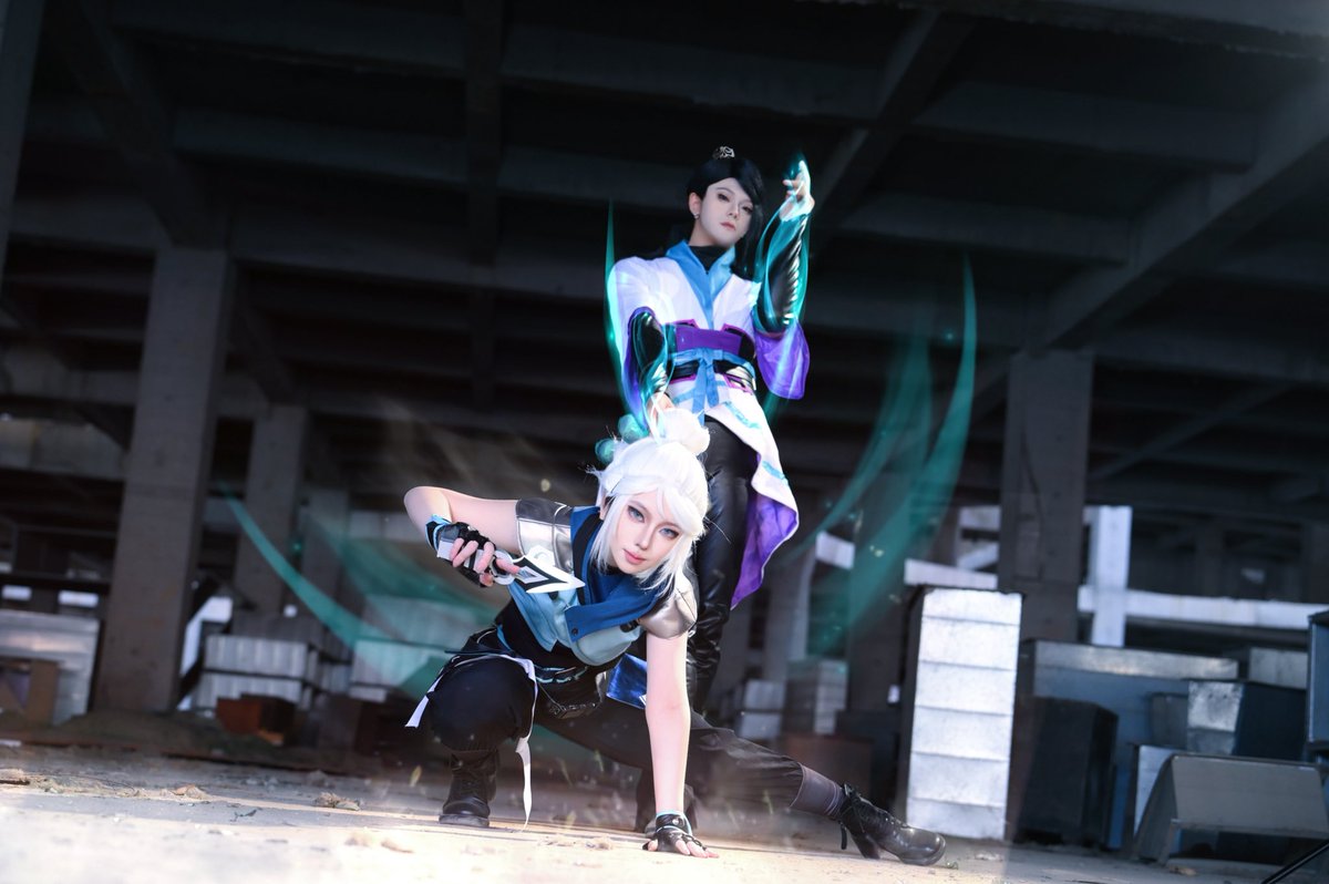 wendi0424's tweet photo. #VALORANT #Sage #Jett #cosplay 

“对了贤者，你准备什么时候教我复活别人？”

“嗯…？”
“……捷风你，源晶不是这么用的” https://t.co/rntMN99ba2