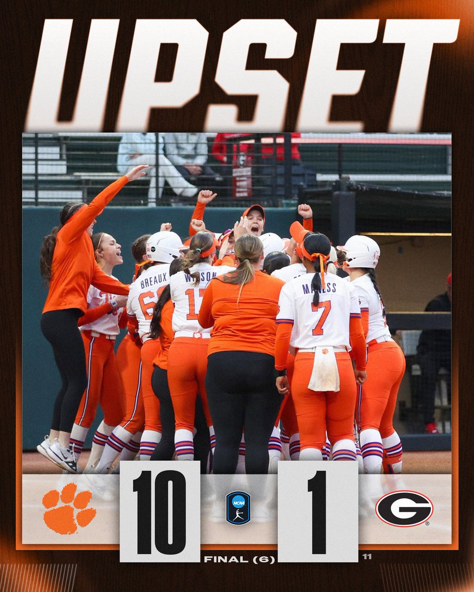 NCAASoftball's tweet photo. TIGERS TAKE DOWN THE DAWGS 🐅

@clemsonsoftball upset No. 11 Georgia, 10-1 (6 inn.)!

#NCAASoftball https://t.co/CpGeb26XBv