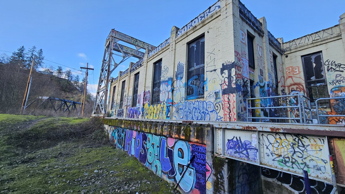 ✨ gloomsday.straw.page ✨ tweet media