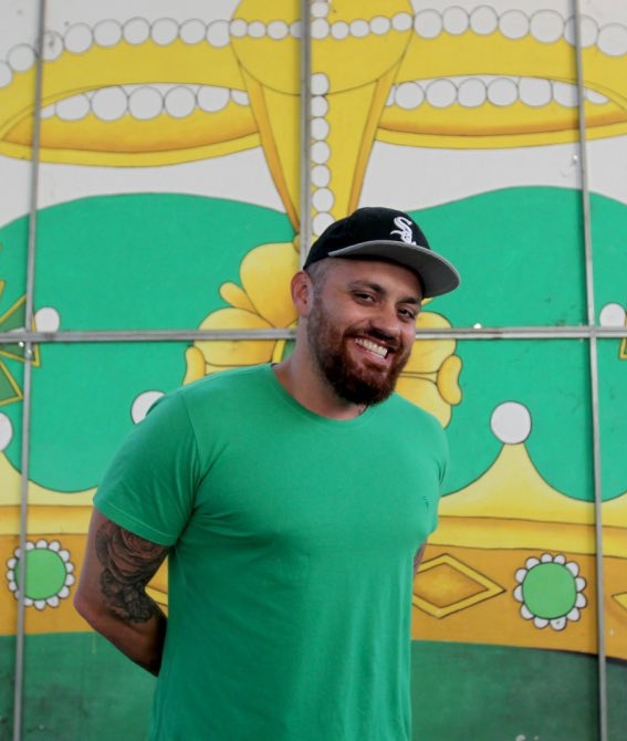 AllPop_BR's tweet photo. 🚨🎭 O divo talentoso, Leandro Vieira está renovado com a Imperatriz Leopoldinense para 2027!

O artista campeão do carnaval carioca em 2023 com a escola, vai para o seu quinto ano na agremiação. 💚🤍👑 https://t.co/XYh0qM24QI